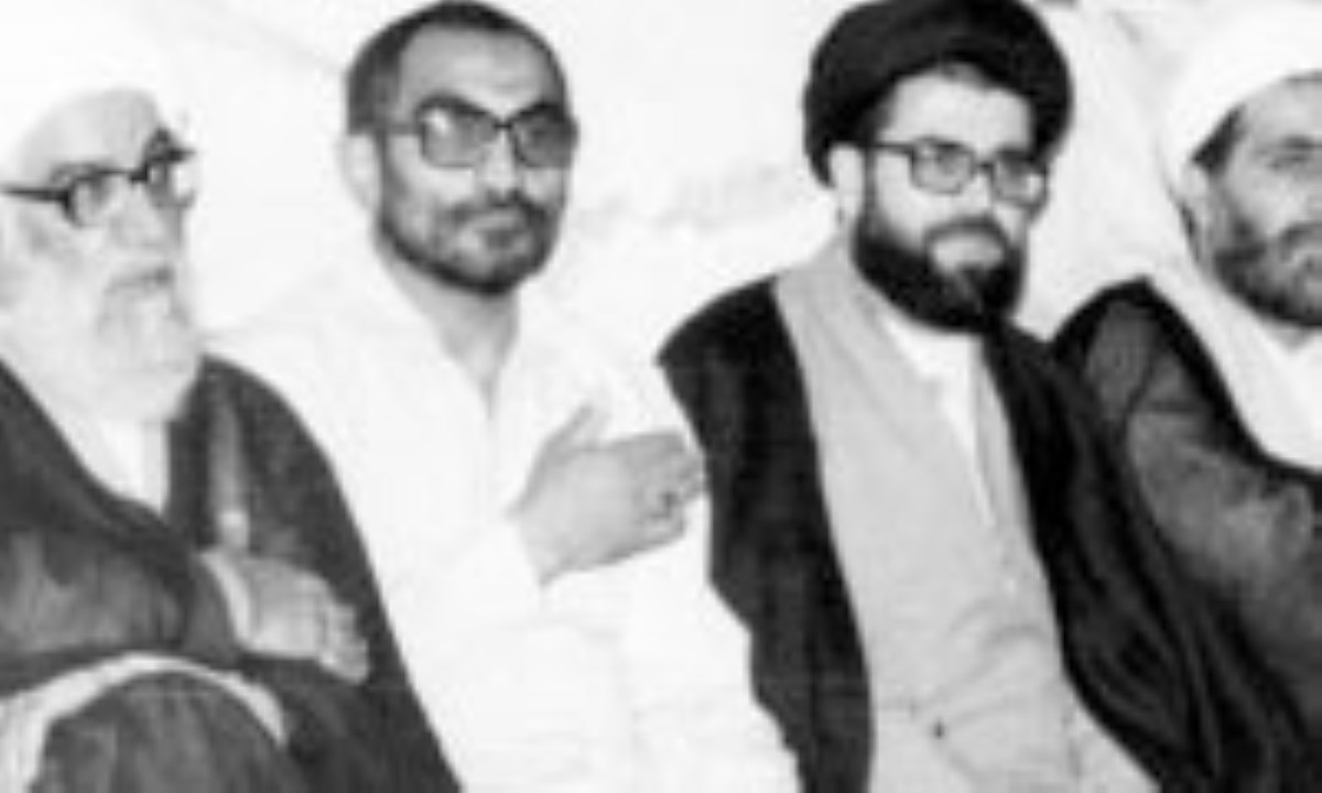 ديده‌ بان انقلاب
                        